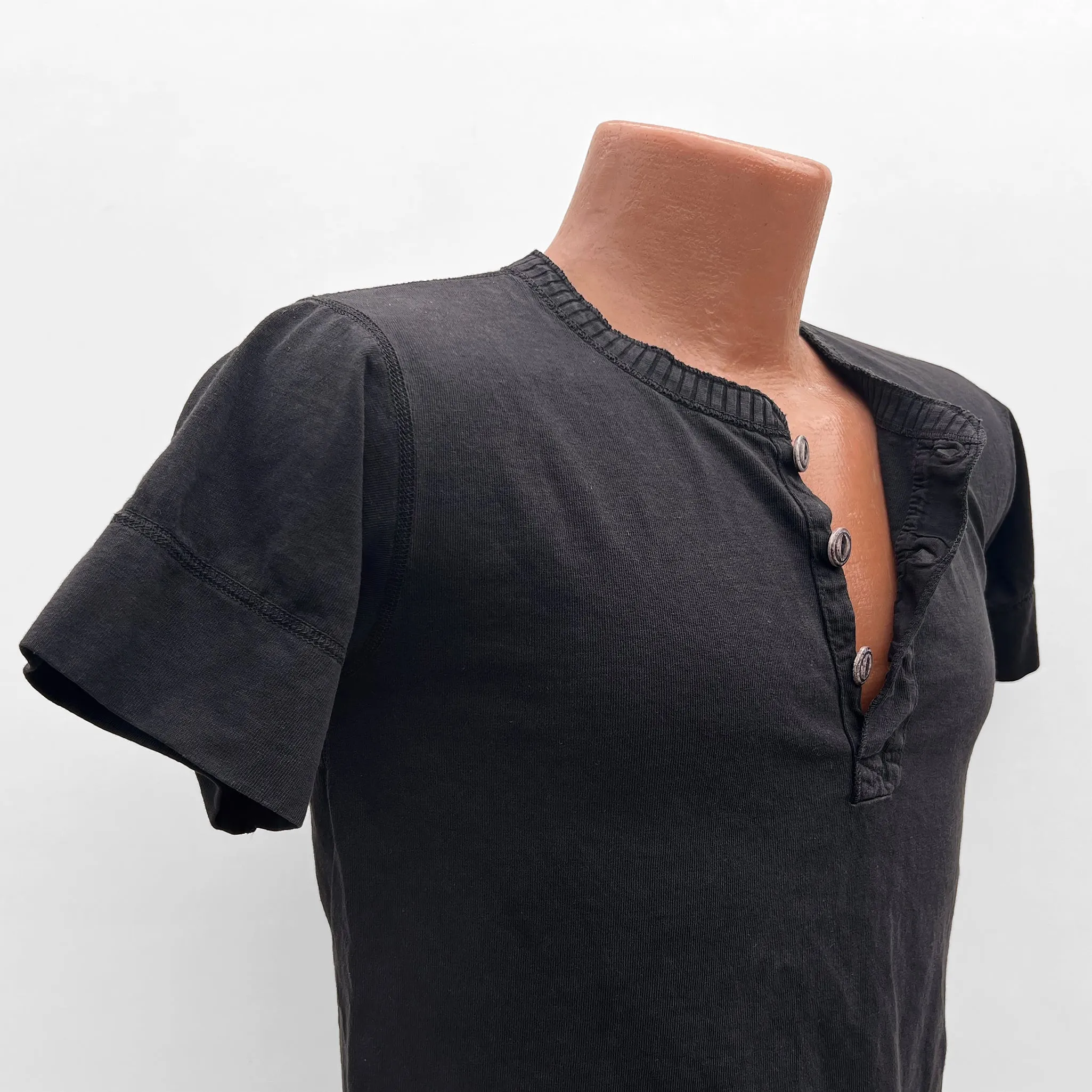 P.T. Henley - Black