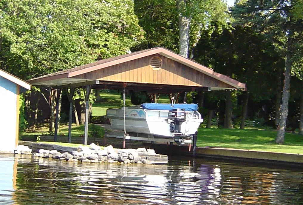 Wet Slip Boat Lifts AS7000