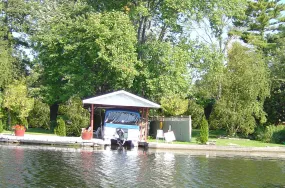 Wet Slip Boat Lifts AS7000